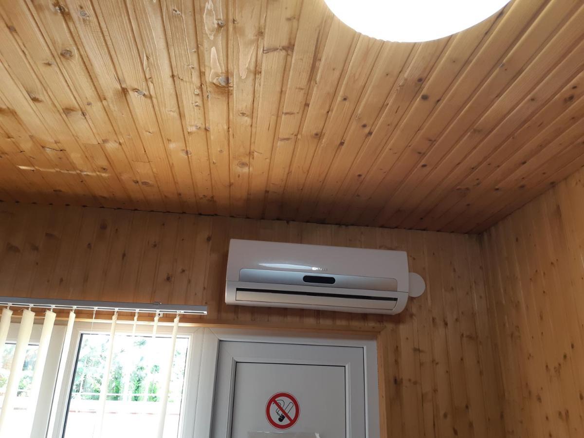 Отель Маленький Рай Zatoka Exterior photo