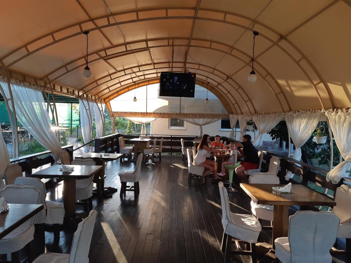 Отель Маленький Рай Zatoka Exterior photo